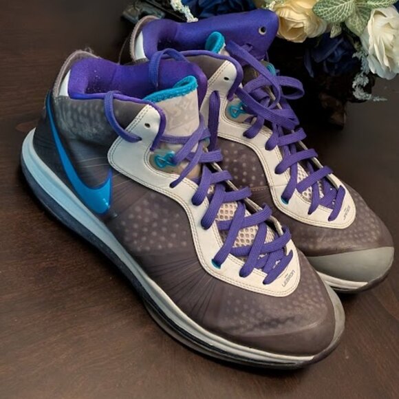 S6 NIKE LEBRON JAMES 8 v/2 \